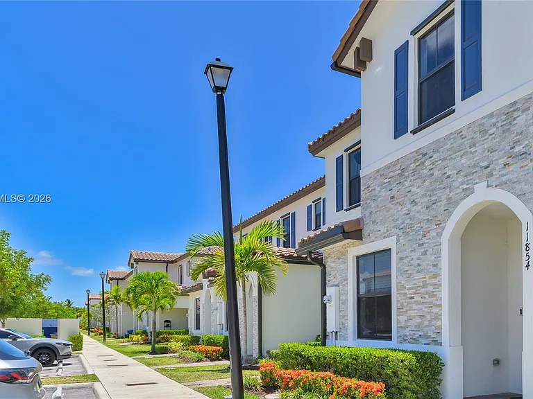 11854 SW 246th Ln — Photo 32