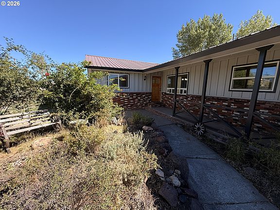 2nd image of 18177 Highway 395