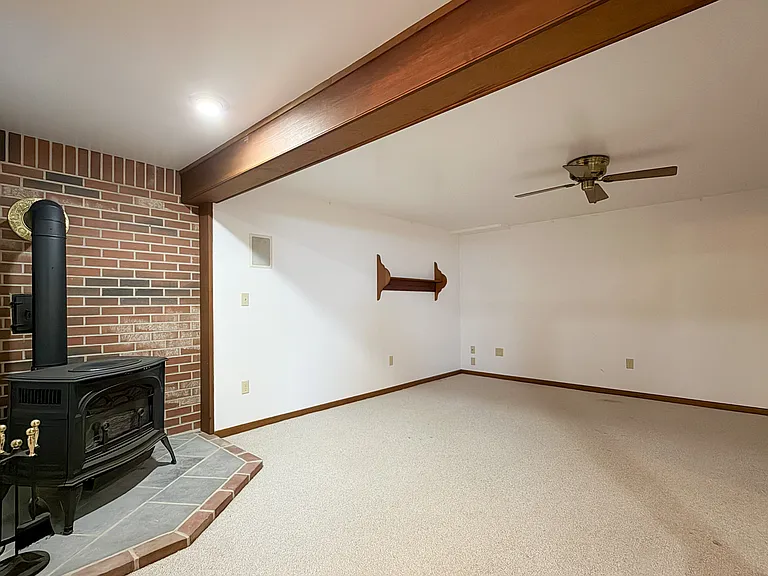 213 Hahnstown Rd — Photo 18