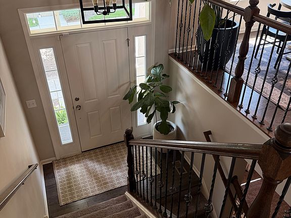 3rd image of 1146 Evergreen Ave