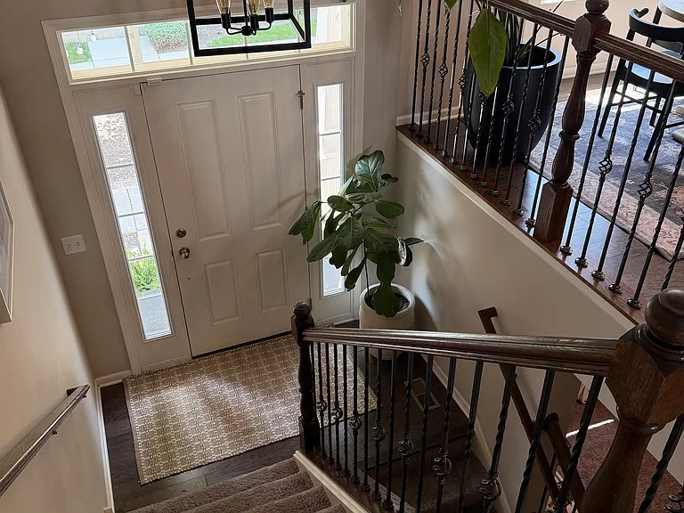 1146 Evergreen Ave — Photo 3