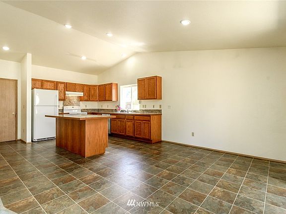 5th image of 16320 84th Ct SE
