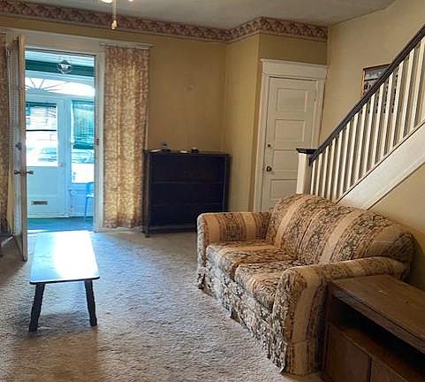 2nd image of 1019 Hollywood Pl