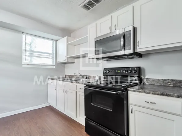 1465 Mitchell St, Jacksonville, FL 32209