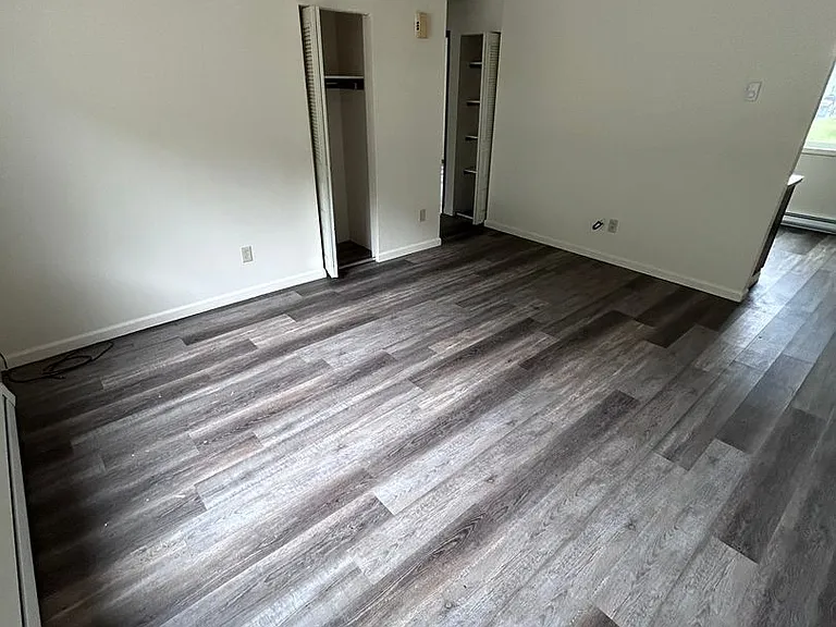 795 Elm Ave — Photo 3
