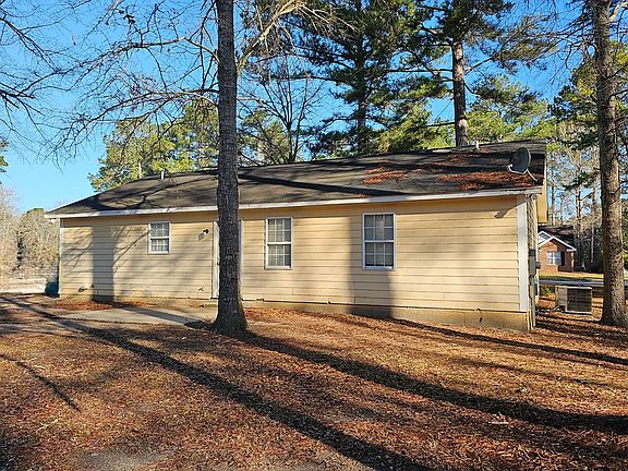 3rd image of 168 Nacoochee Dr
