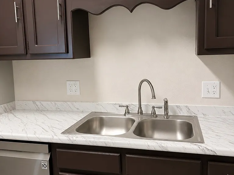 133 Westridge Dr #D — Photo 5