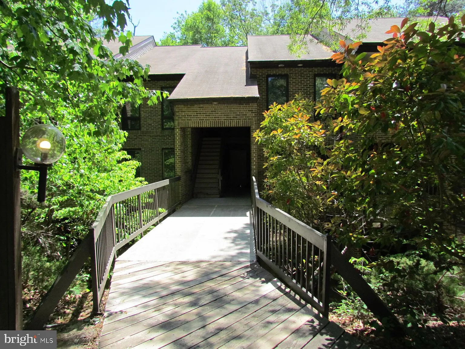 2 bed, 1.5 bath, 936 sqft, $1,800 — Photo 2