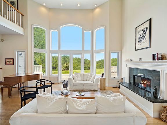2nd image of 16 Watermill Height Dr