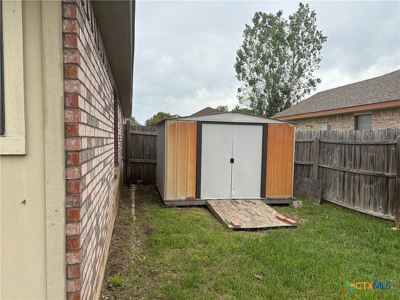 4th image of 4802 Sapphire Dr