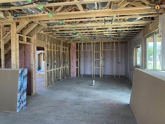 5th image of 2403 W Bullock Ave