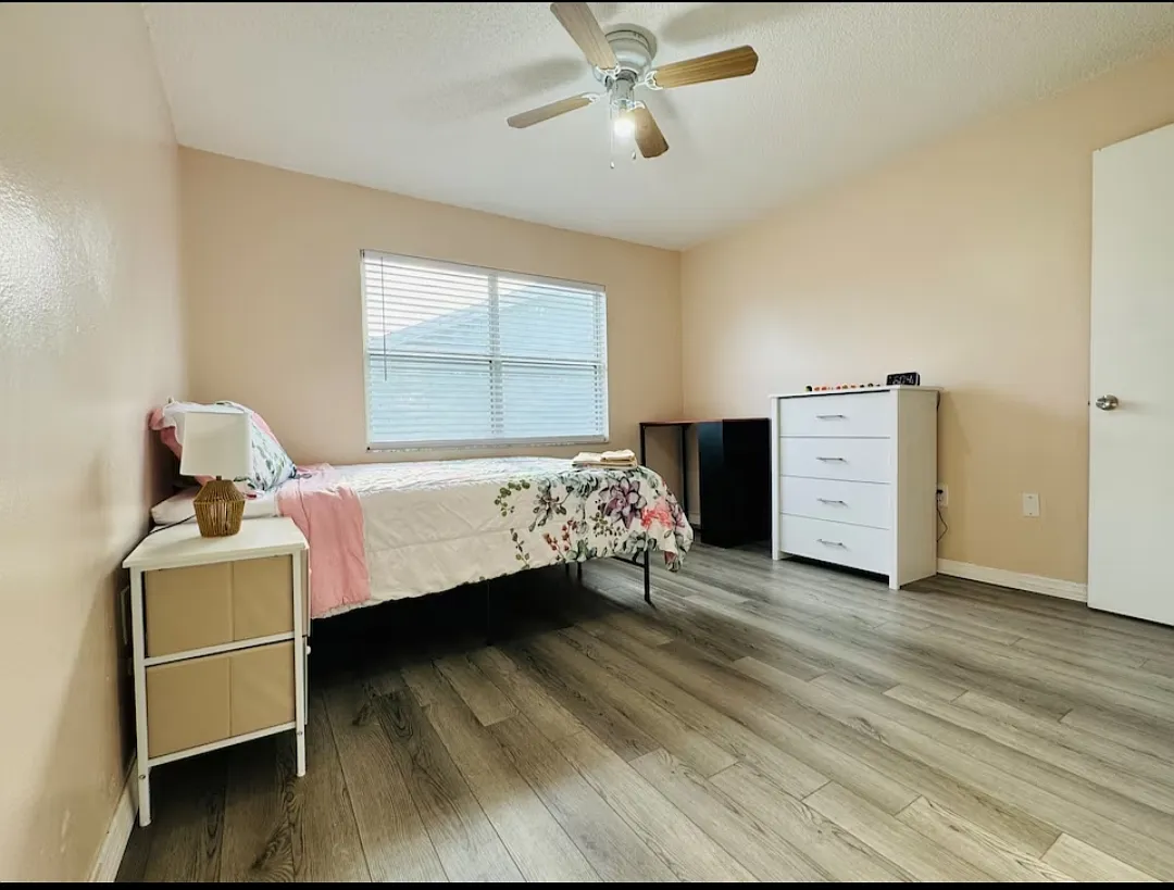 2 bed, 879 sqft, $2,000 — Photo 4