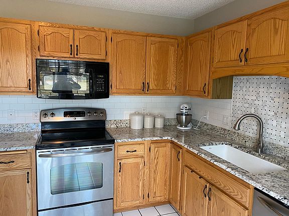3rd image of 2020 Shenandoah Ct N #B