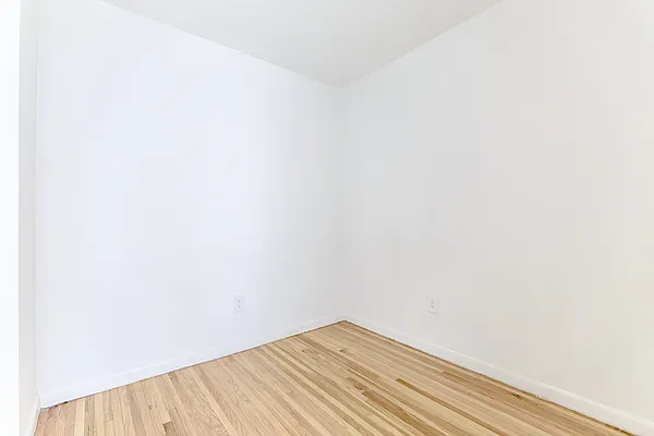 Rented by MNS | media 12