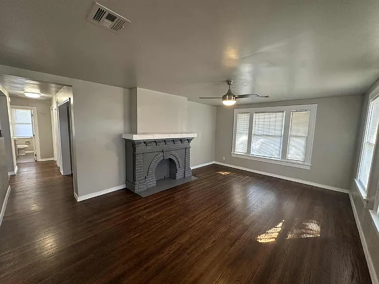 501 S Wheeling Ave — Photo 3