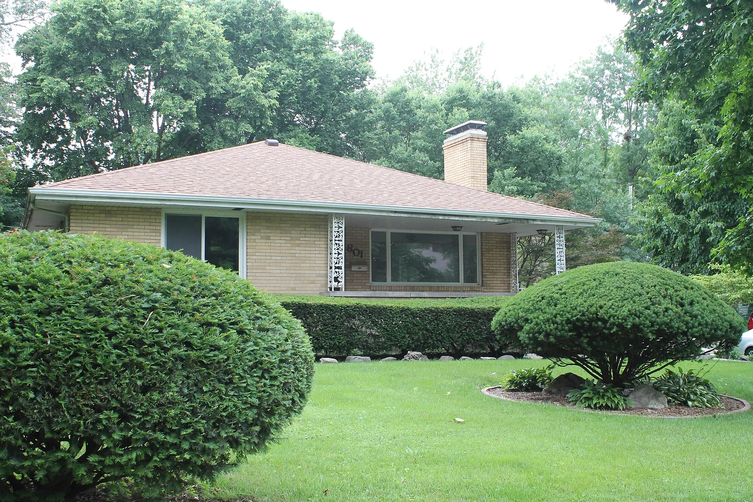 801 S Elm Blvd photo 1