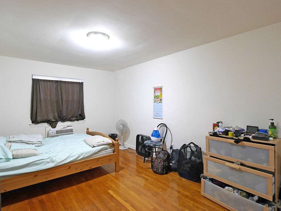 2nd image of 132 Myrtle Ave APT 11