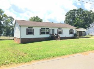 207 Willow St, Mount Carmel, TN 37645