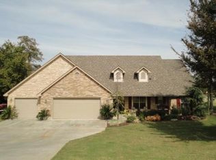 36 Pecan Ct, Eufaula, OK 74432