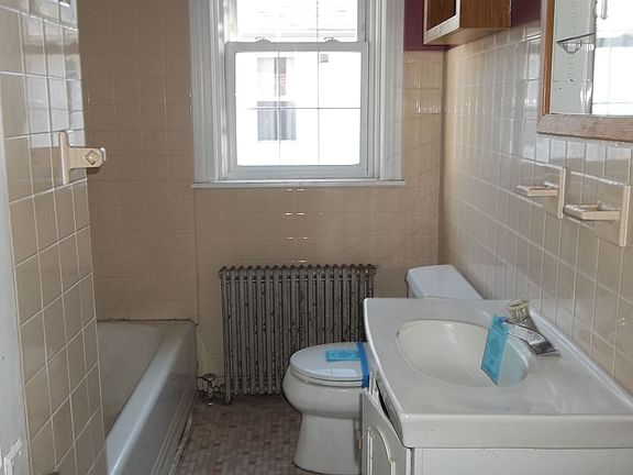 5th image of 309 Winston Ave