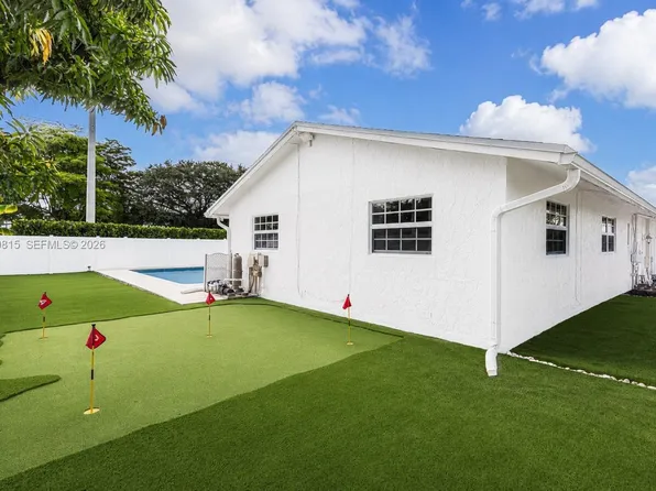 2403 SW 12th Ct, Deerfield Beach, FL 33442