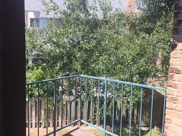7092 N Holiday Dr — Photo 14