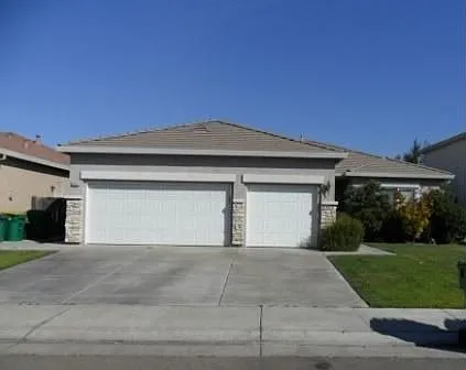 3433 Tenaya Ln photo 1
