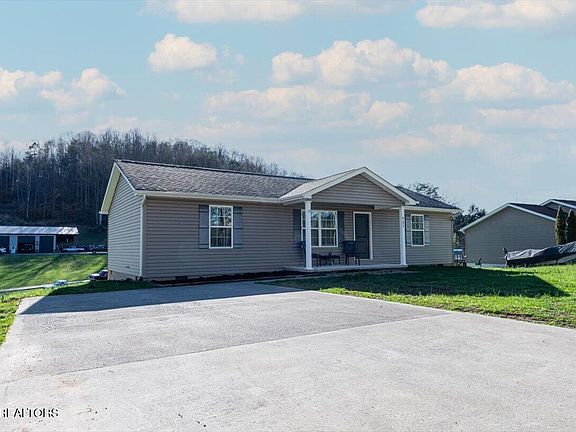 3rd image of 137 Raccoon Valley Rd