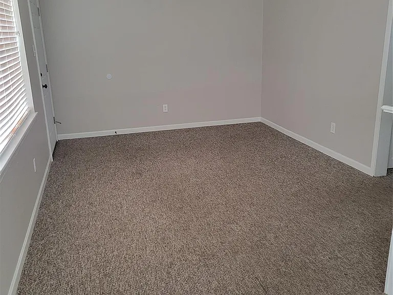 2922 Randolph Rd #4 — Photo 12