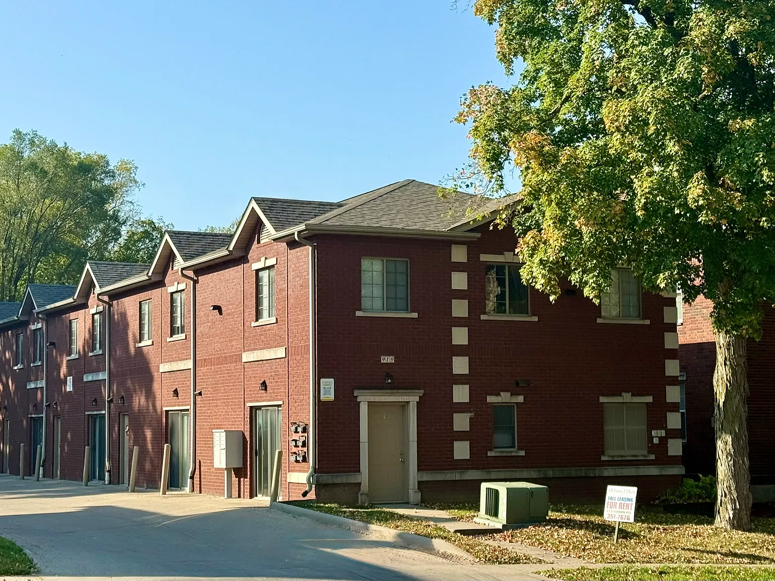 4 bed, $2,847 — Photo 1