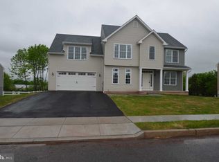 1003 Andrews Ln, Pennsburg, PA 18073