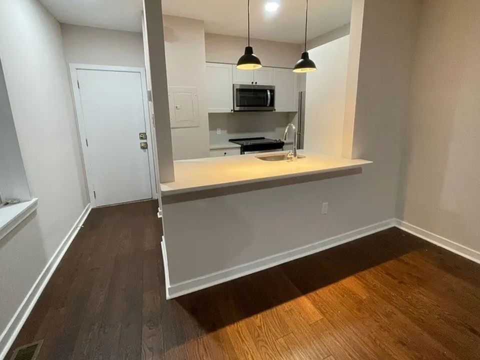 1st image of 1525 Green St #1RR