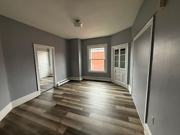 2nd image of 330 Hancock St #3