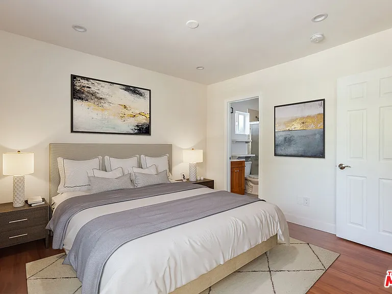 1206 N Beachwood Dr — Photo 13