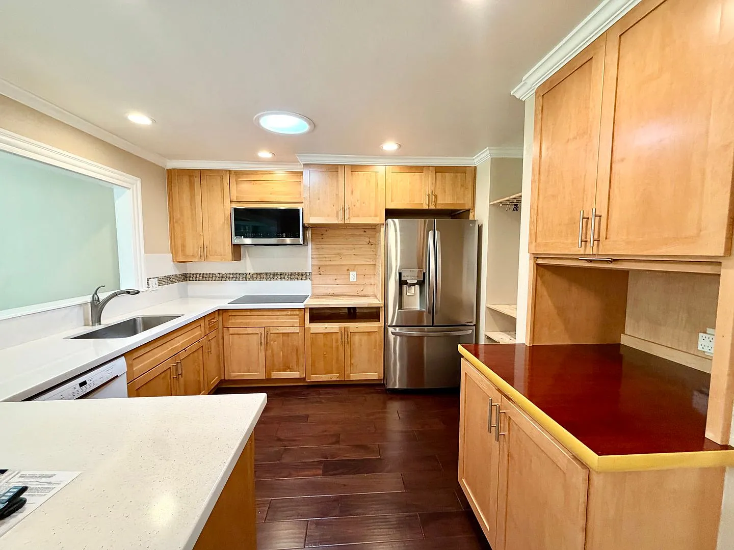 Modern 3 Bedroom 2 Bath ! — Photo 4
