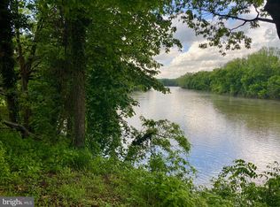 19240 Youngs Cliff Rd, Sterling, VA 20165