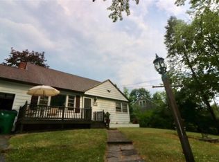 26 McAlpine Dr, Poughkeepsie, NY 12601