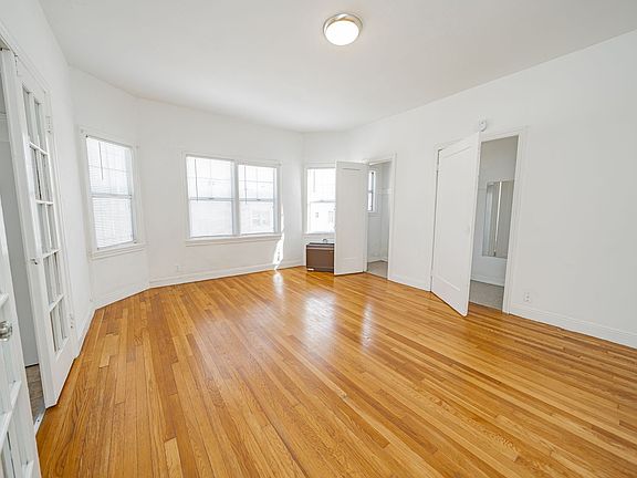 2nd image of 544 37th St APT 204
