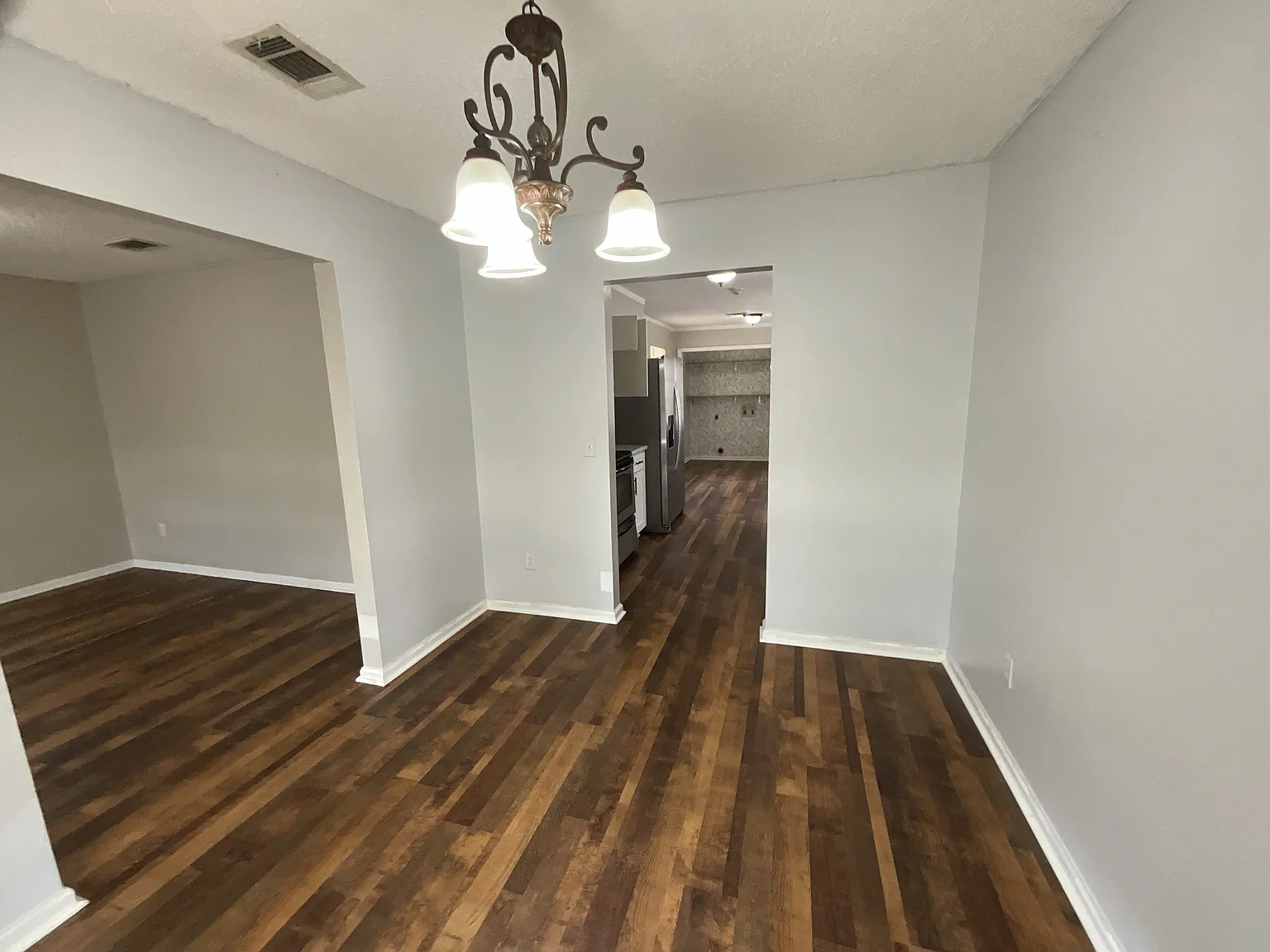 1635 Latham Court — Photo 4