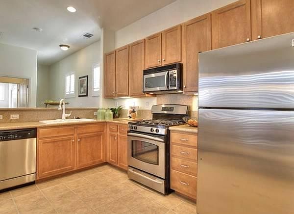 2nd image of 157 Heritage Pl