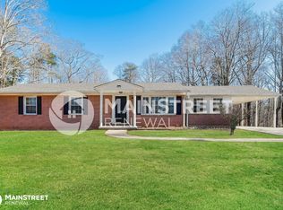 3269 Goslen Dr, Pfafftown, NC 27040