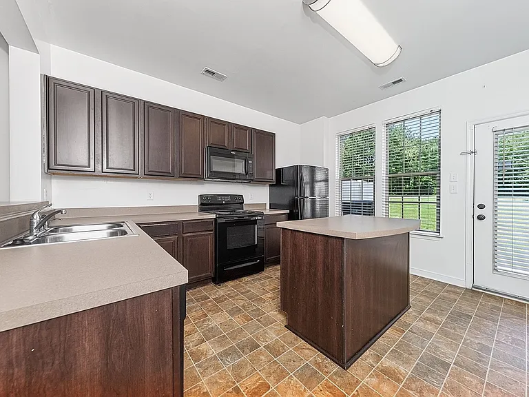 3129 Weathers Blvd — Photo 7