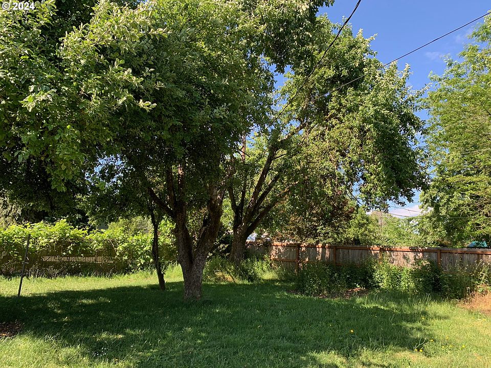 2nd image of 3358 Richard Ave