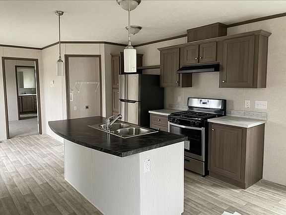2nd image of 2801 Thielman St Lot # 132