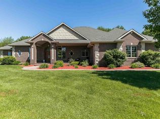 5008 Burr Oak Dr SW, Cedar Rapids, IA 52404