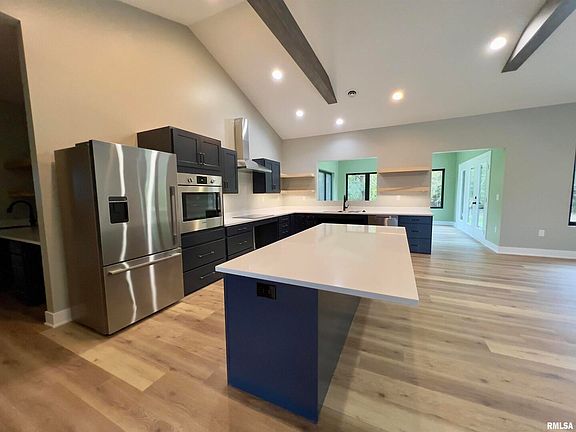 3rd image of 389 Linda Ln