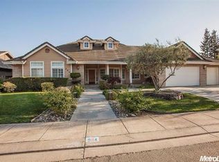 904 Country Club Cir, Ripon, CA 95366
