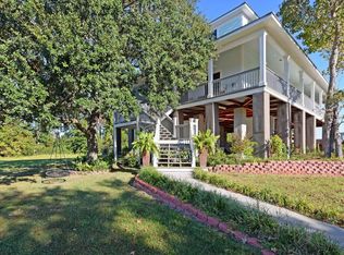 232 Lovers Ln, Ocean Springs, MS 39564