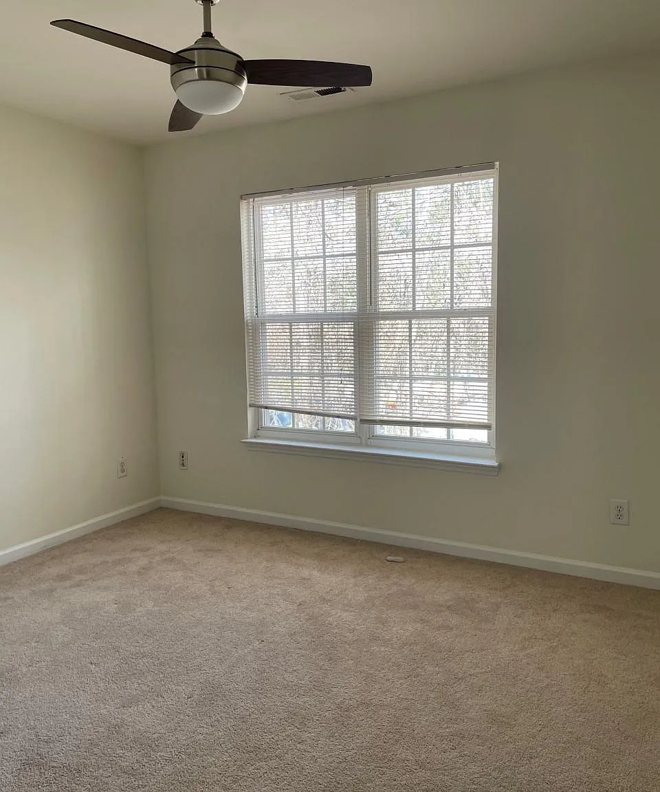 2 bed, 2.5 bath, $1,400 — Photo 3