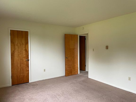 5th image of 4170 Easton Ave APT 1